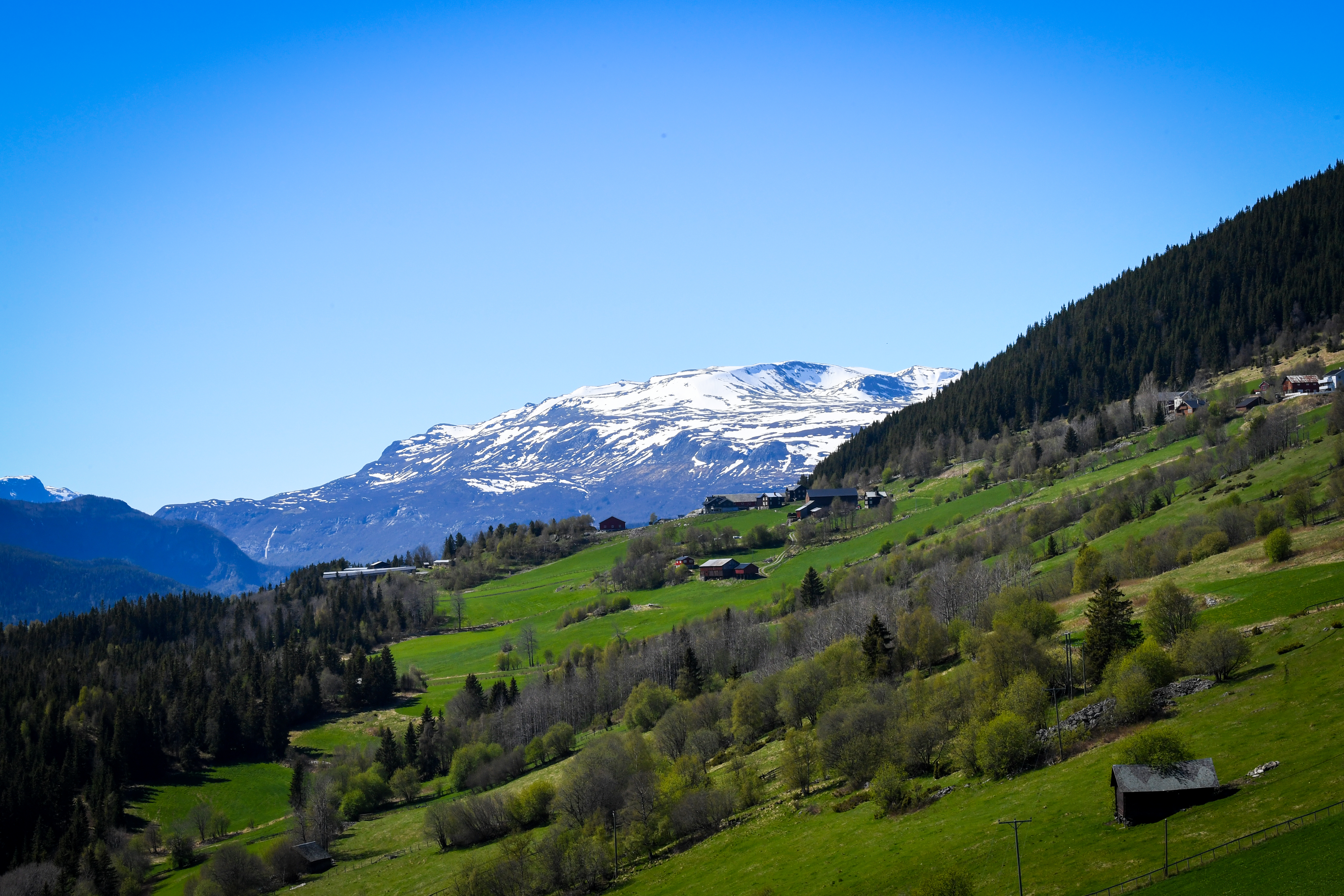 Utsikt fra helikopter retning Vang